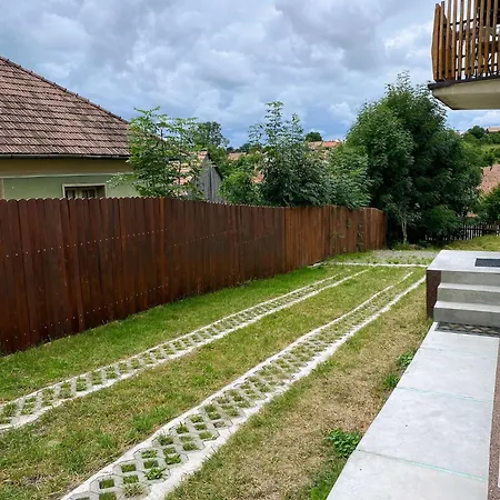 Farkaslaki Kulcsoshaz * Lupeni (Harghita)